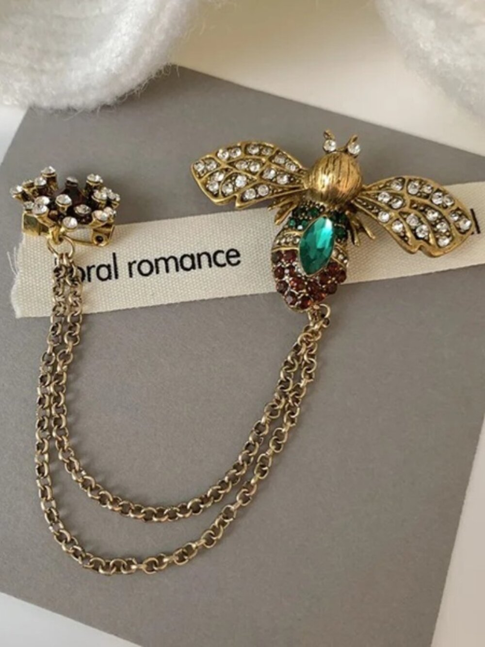 DESIGNER Retro Burnished Gold Queen Bee Clear/Red/Green Crystal Double Brooch - Picture 2 of 4